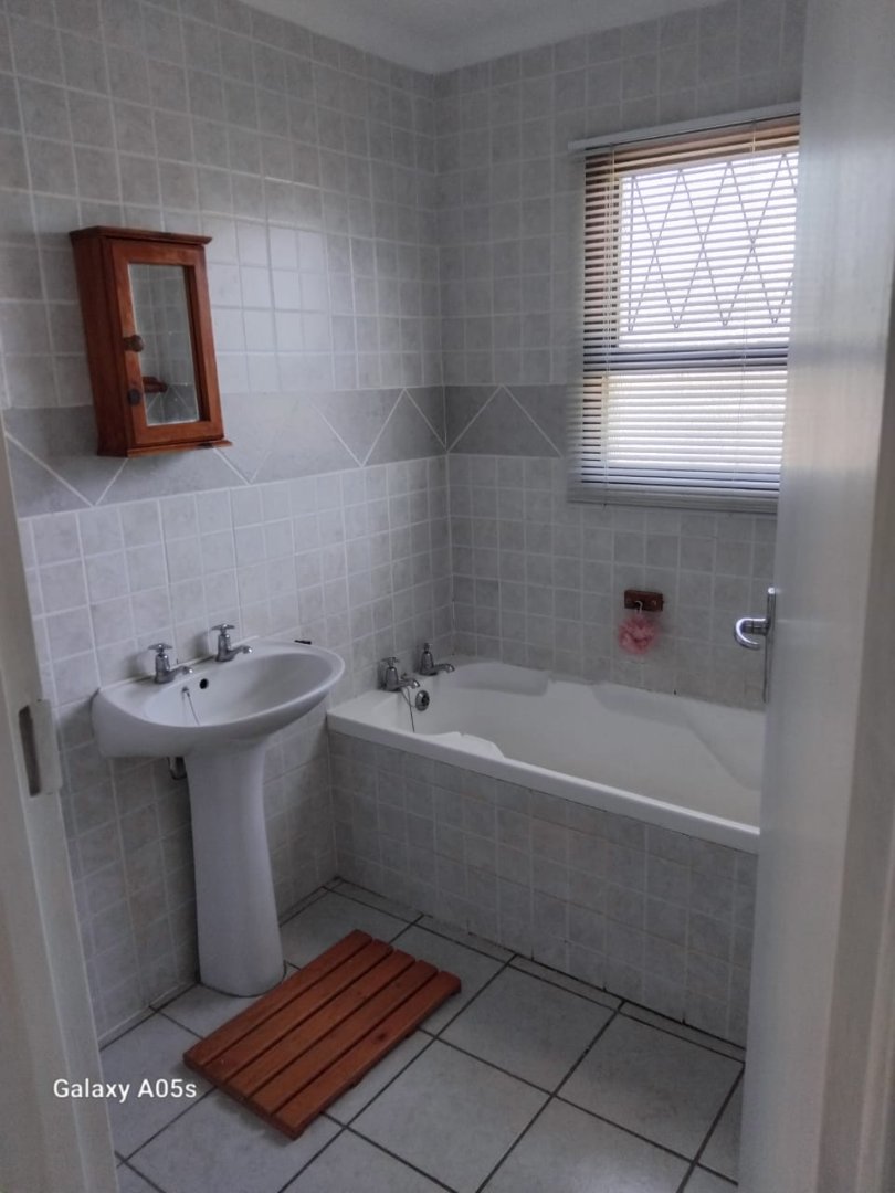 To Let  Bedroom Property for Rent in Kabega Park Eastern Cape